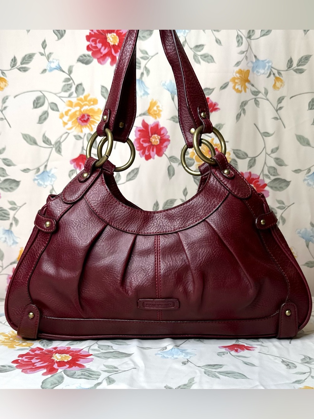 VINTAGE 90’s | BANDOLINO | BURGANDY LEATHER SHOULDER BAG